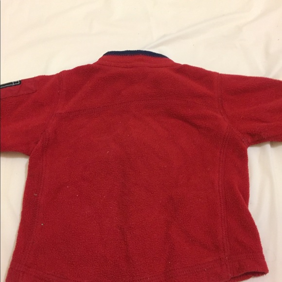 Gap in red - Picture 4 of 4